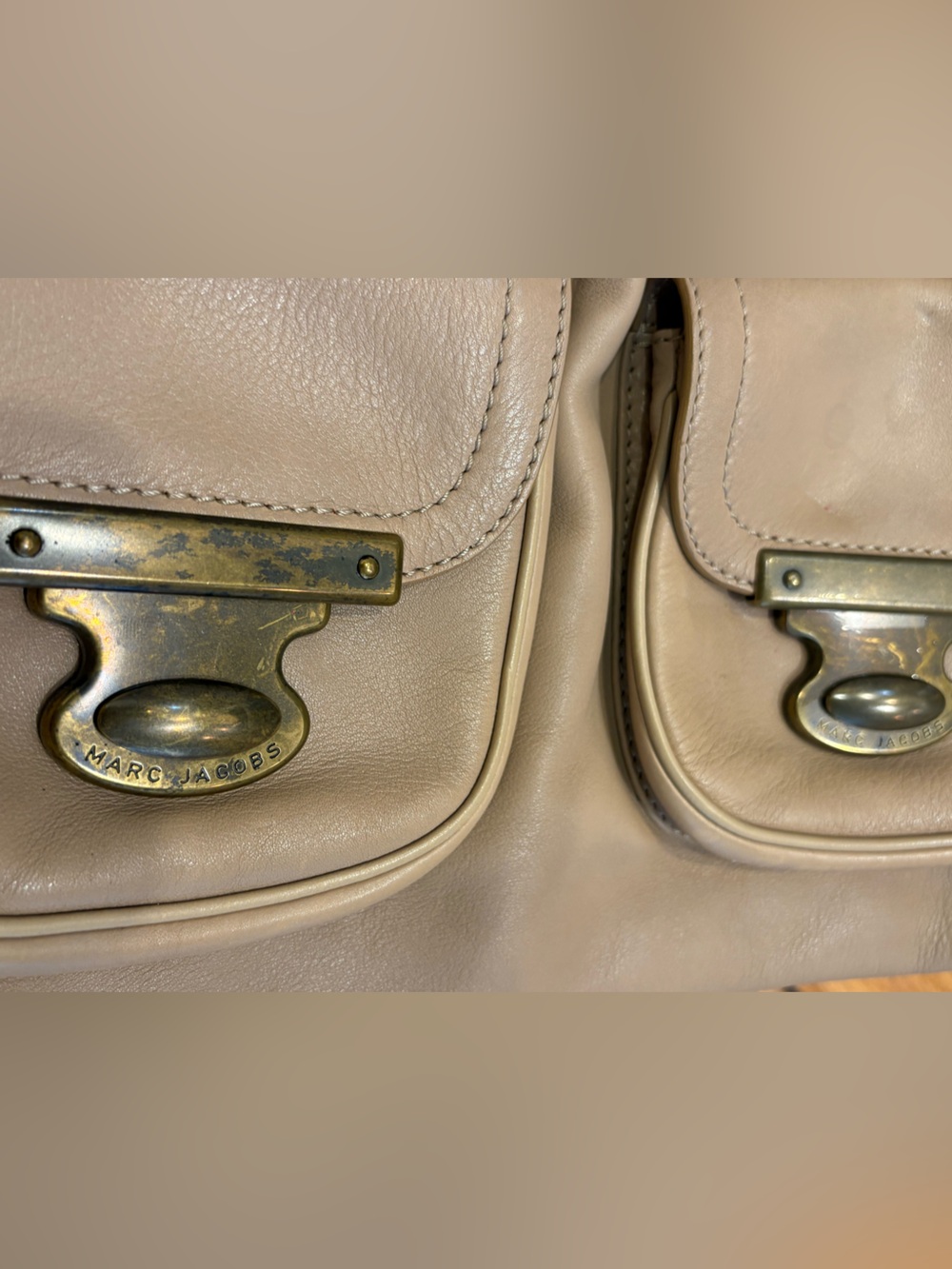 Marc Jacobs Grace Purse Tan Leather Shoulder Bag with Front Pockets - Picture 6 of 8